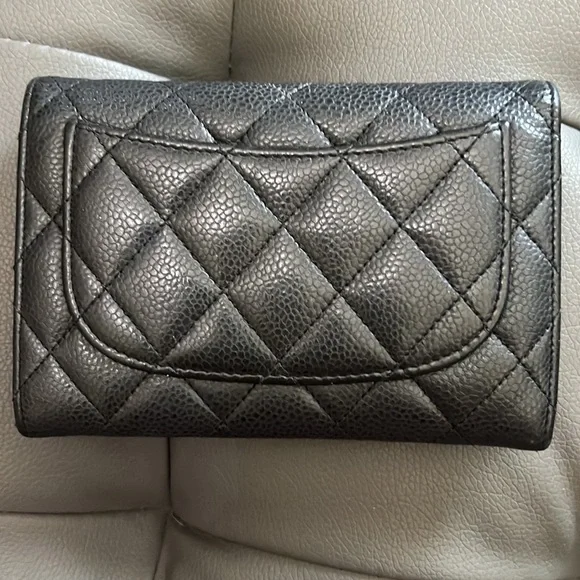 Chanel CC gusset classic wallet - Picture 2 of 7